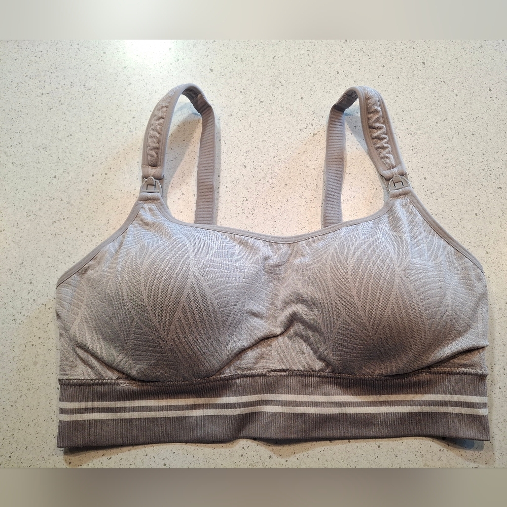 Momcozy Nursing MEDIUM Gray Seamless Bra with Adjustable Straps